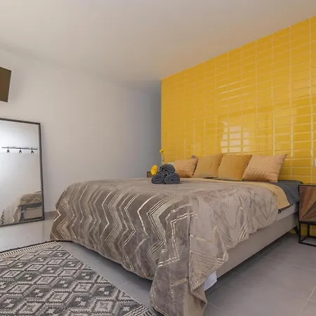 Apartment Cascasas The Yellow *