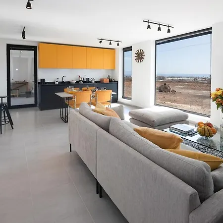 Cascasas The Yellow Apartment La Oliva