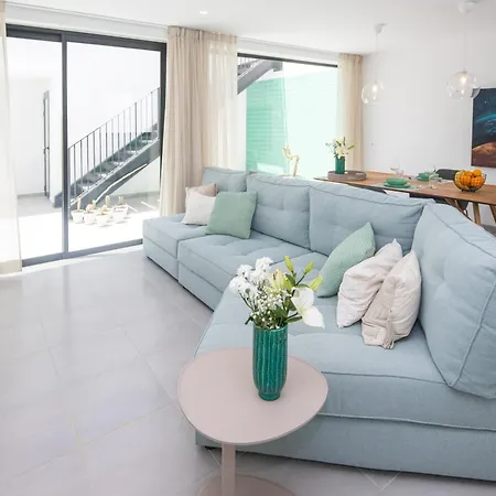 Cascasas The Yellow Apartment