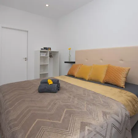 Cascasas The Yellow La Oliva