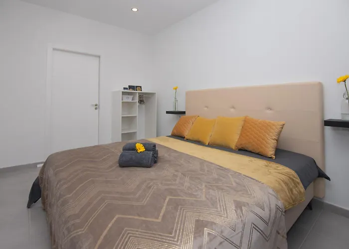 Cascasas The Yellow La Oliva