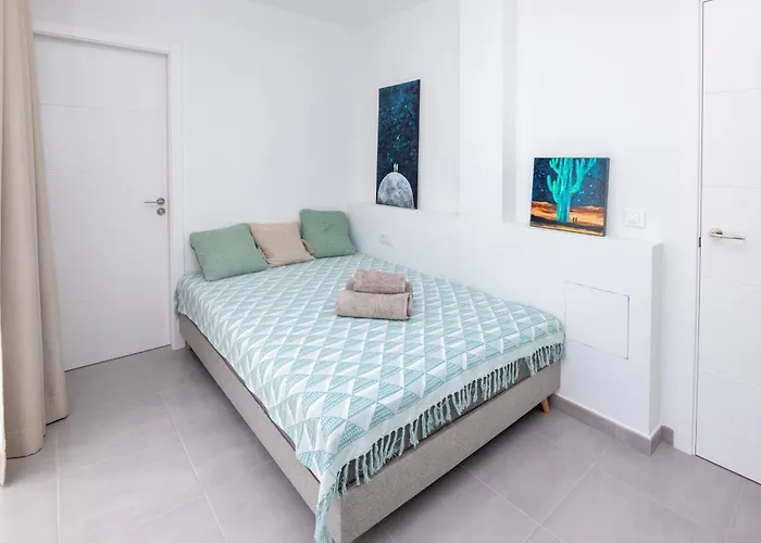 Cascasas The Yellow Apartamento La Oliva